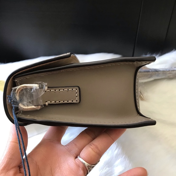 Dooney & Bourke - Picture 6 of 10